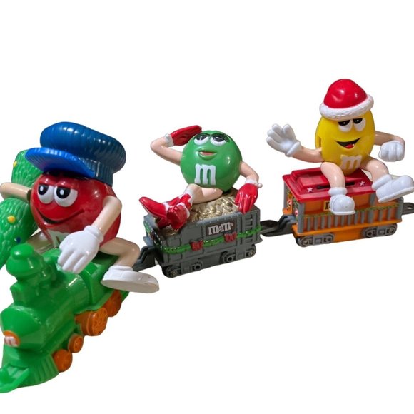 M&Ms Mini Plastic Christmas Train Set of Three - Picture 1 of 12
